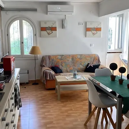 3 Minutes From The With Swimming Pools, Slides, And A Bar *