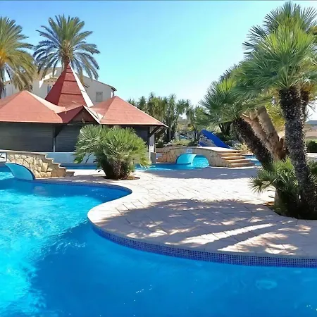 Apartment 3 Minutes From The With Swimming Pools, Slides, And A Bar Denia