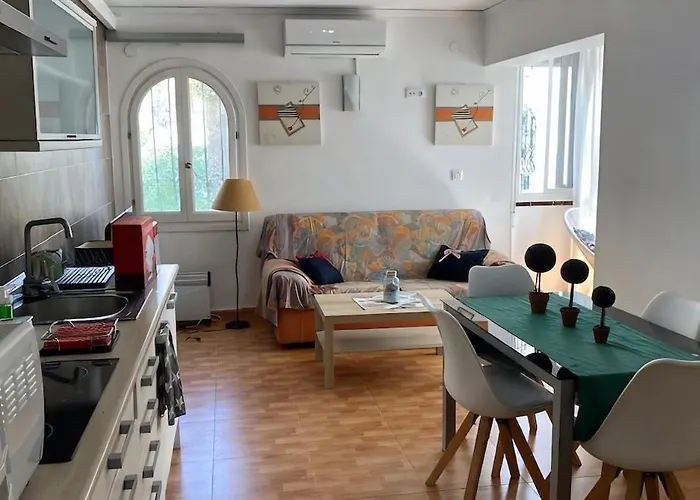 3 Minutes From The With Swimming Pools, Slides, And A Bar *