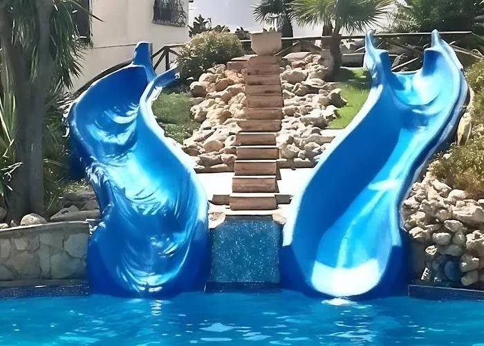 3 Minutes From The With Swimming Pools, Slides, And A Bar Διαμέρισμα